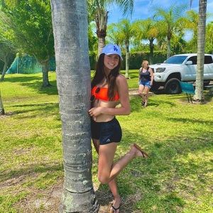 Meet your Posher, Lucy